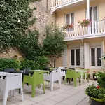 Hotel The Originals Boutique, Roca-fortis,