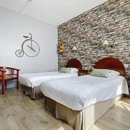 The Originals Boutique, Roca-fortis, 3* רושפור