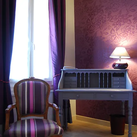 The Originals Boutique, Roca-fortis,