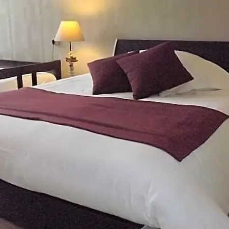 The Originals Boutique, Roca-fortis,