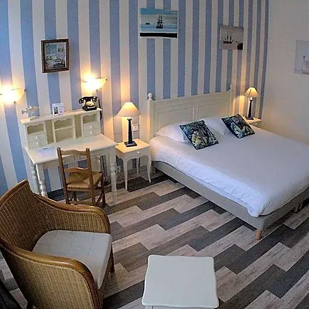 The Originals Boutique, Roca-fortis,