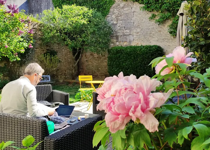 The Originals Boutique, Roca-fortis,