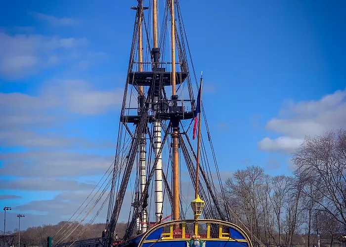 The Originals Boutique, Roca-fortis,